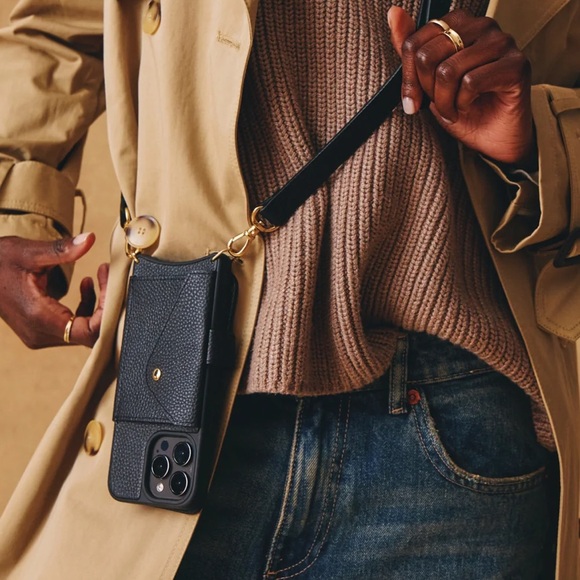 Hailey Folio Pebble Leather Crossbody Bandolier - Picture 10 of 12